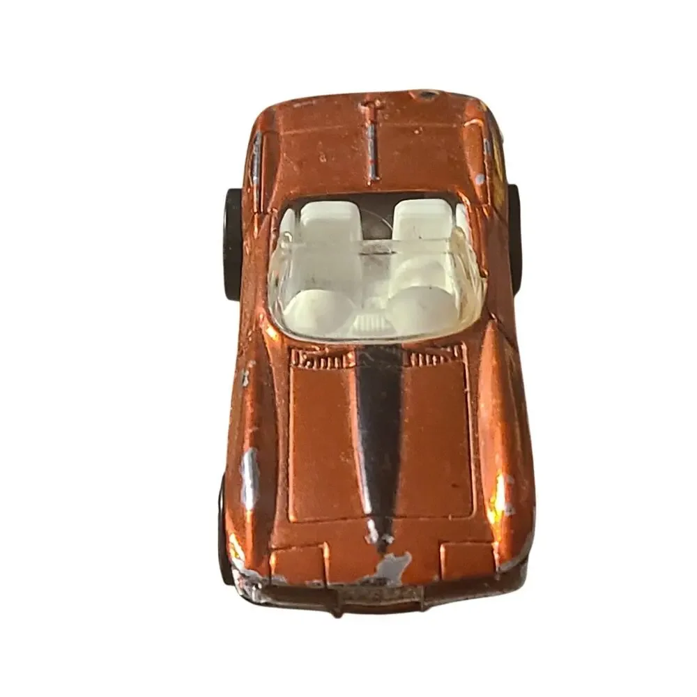 2005 Hot Wheels Classics Series 2 1965 Red Corvette Convertible Redlines 1:64